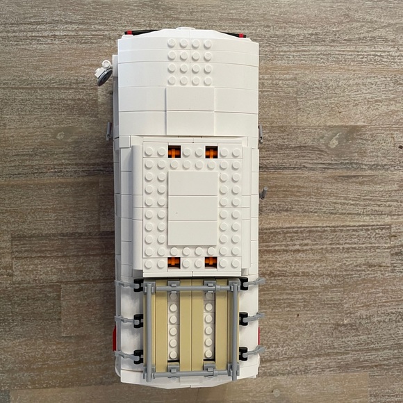 Lego VW Camper #10220 - Picture 10 of 12